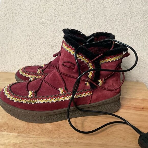 OTBT Terreno Cherry Cold‎ Weather Boots Women’s Size:8 - Picture 1 of 11